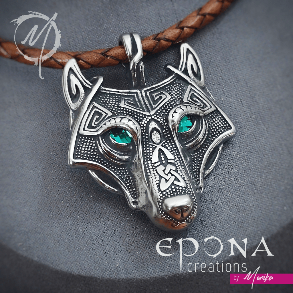 Sterling silver wolf deals necklace